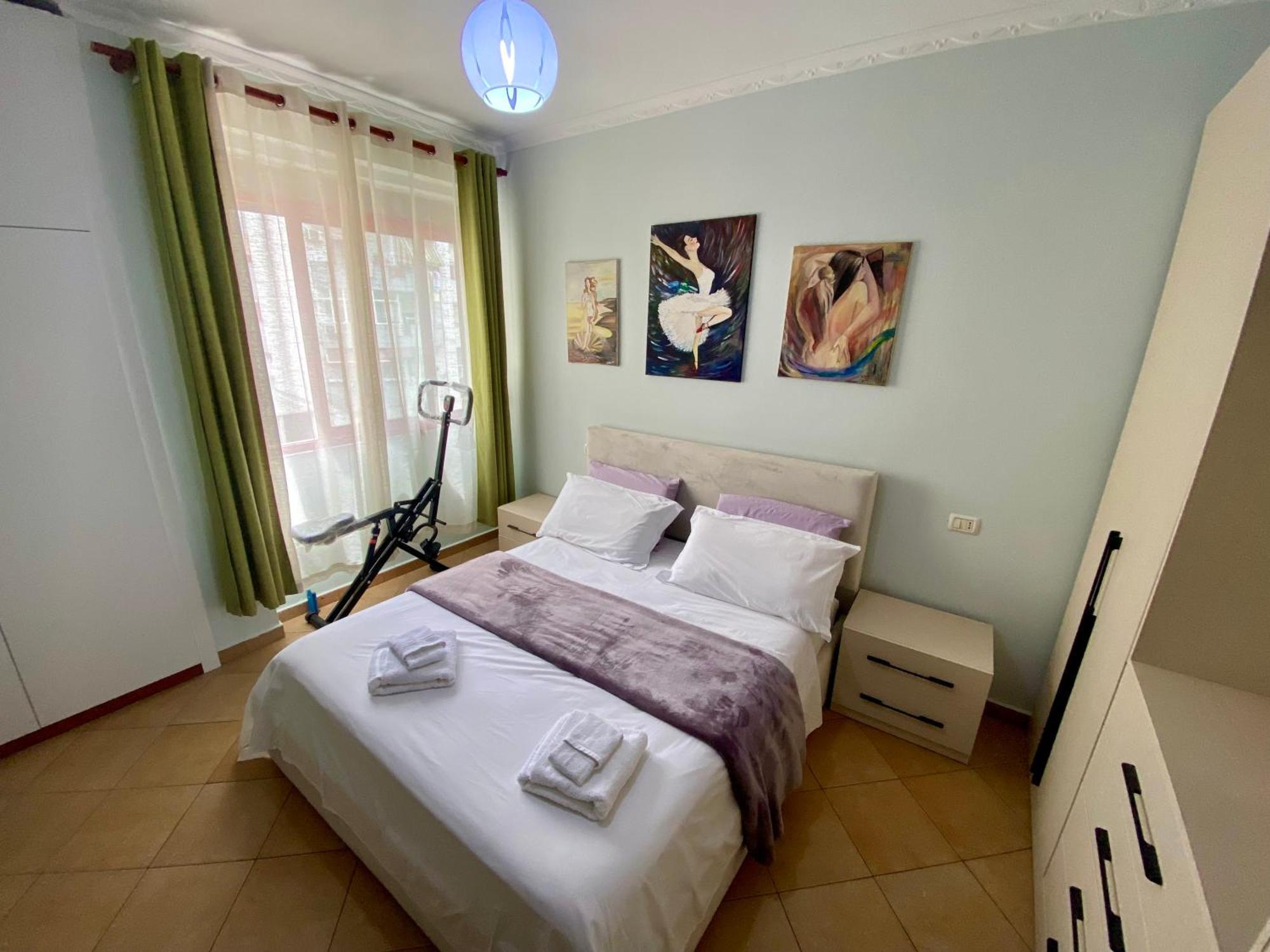 Stay At An Artist'S Place! Тирана Экстерьер фото