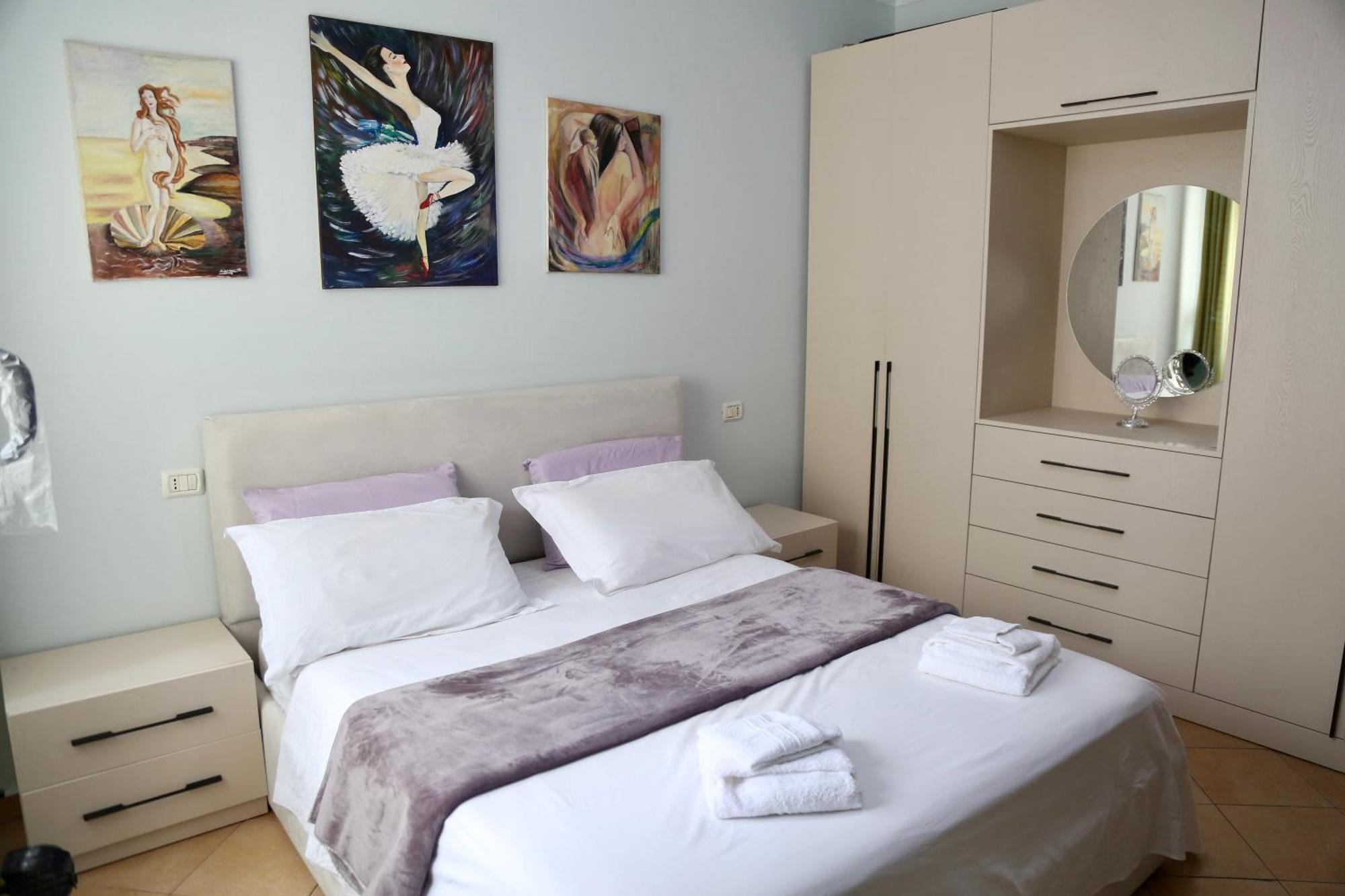Stay At An Artist'S Place! Тирана Экстерьер фото